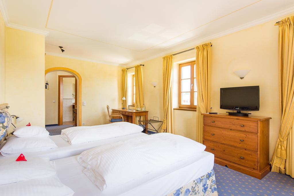 Hotel Und Landgasthof Altwirt Grosshartpenning Ngoại thất bức ảnh
