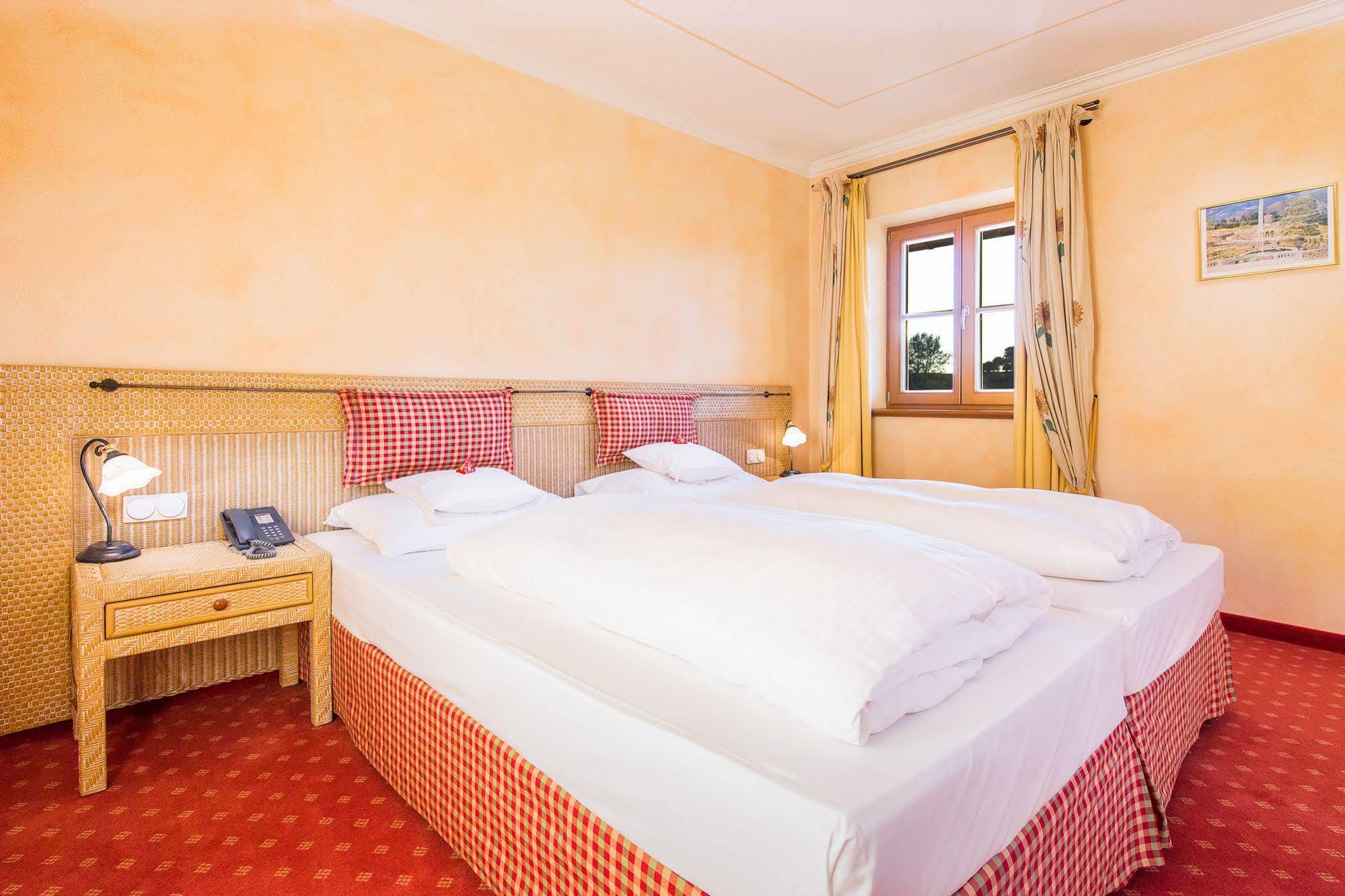 Hotel Und Landgasthof Altwirt Grosshartpenning Ngoại thất bức ảnh